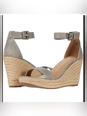 NWOT. Report Wedge Sandal. size 8.